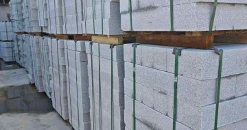 枣庄芝麻白路牙石，路侧石