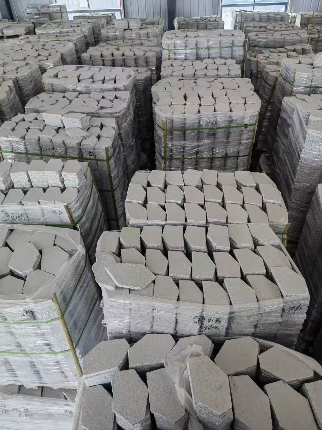 枣庄芝麻白石材冰裂纹，碎拼。