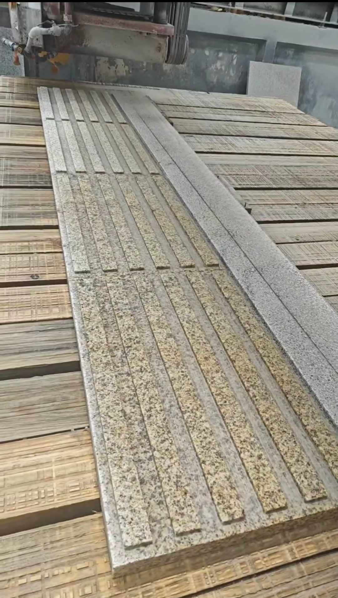 枣庄黄金麻盲道石 盲条